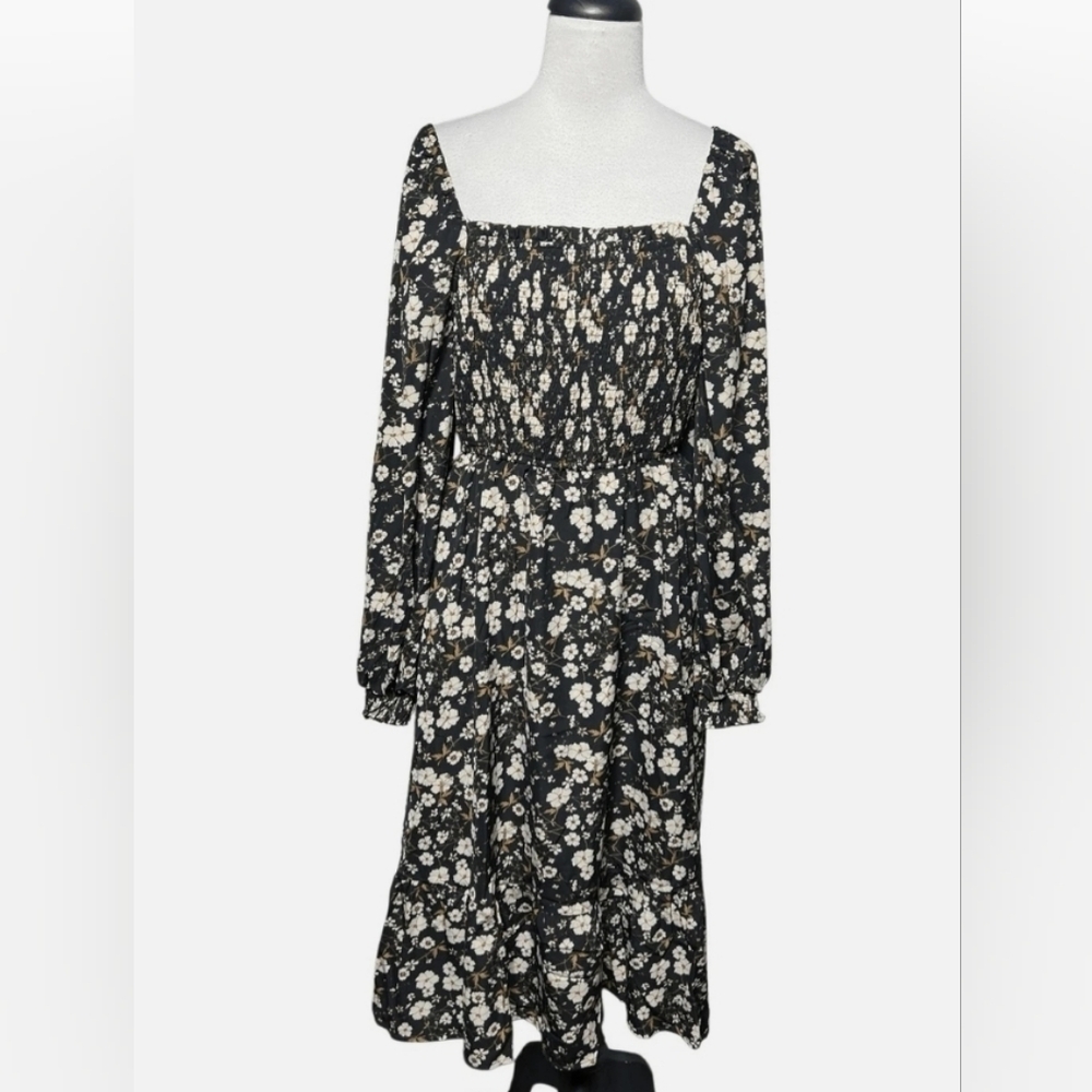 Hayden Ditsy Floral Midi Dress Womens Size M Tiered Smocked Feminine Dress